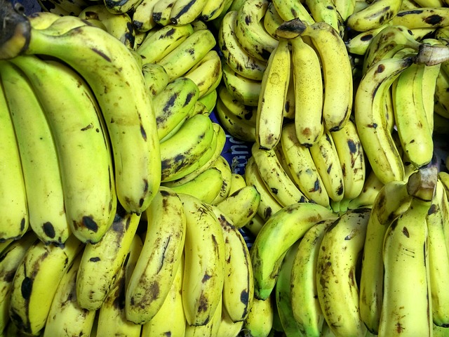 Placki bananowe bez jajek. Banan na śniadanie – smacznie i zdrowo